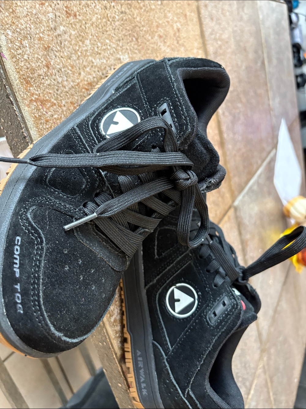 Men’s Black Comp Toe Skate-Style Sneakers